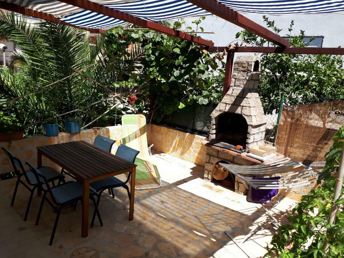 Apartments Luki Trogir Exterior foto